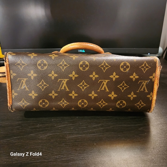 Authentic Louis Vuitton Popincourt Monogram Hand Bag - Picture 5 of 16